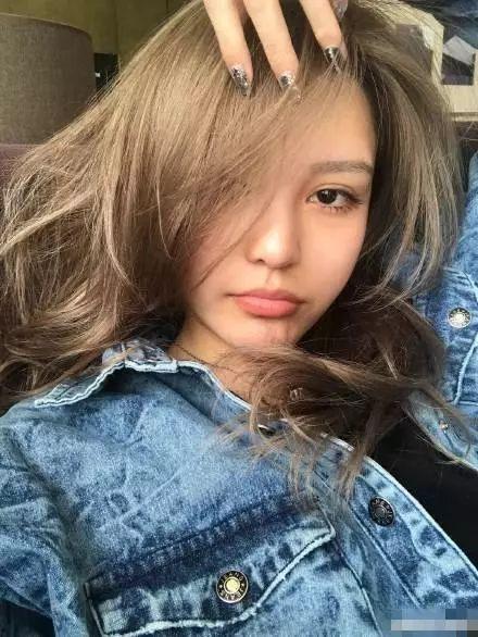 网红蓝泫儿素颜,真实与美丽的碰撞