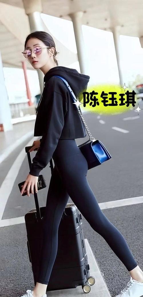 美女明星穿紧身裤图片,尽显曼妙身姿