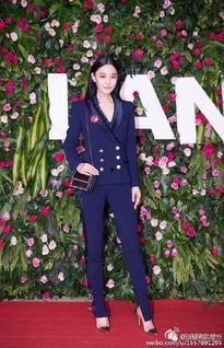 蹲在墙角明星,揭秘蹲墙角明星的幕后故事